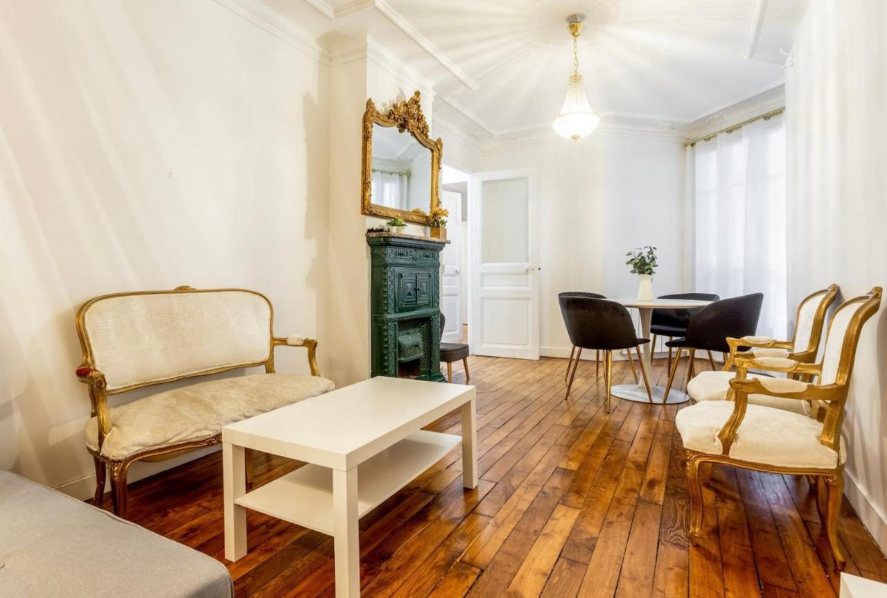 Abbesses - Superbe Appartement Avec Cheminees Paris Eksteriør billede